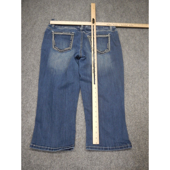 Maurices Jeans Women's 15/16 Short Blue Medium Wash Embroidered Denim 34x19in - Picture 5 of 8